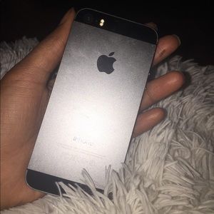iPhone 5s 16 GB free w case